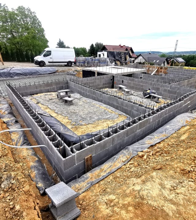 budowa domu jednorodzinnego, fundamenty